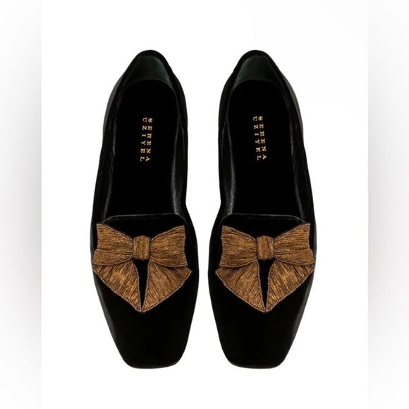 Elegant Black and Gold Loafers - Picture 2 of 8